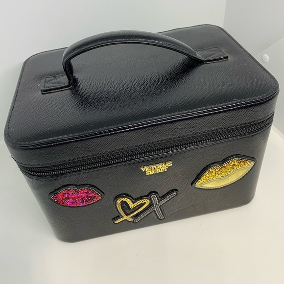 Victoria’s Secret Black Runway Patch City Getaway Glam Bag Makeup Train Case - Picture 2 of 9